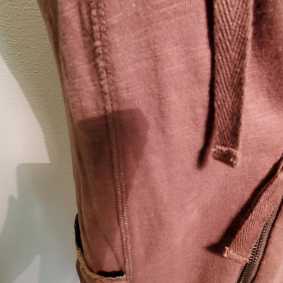 HOODED VEST - Picture 5 of 6